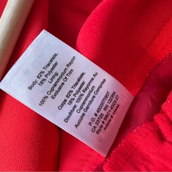 Babaton | Artizia | High rise short | Red colour | Size 6 | Faux fly - Picture 5 of 7